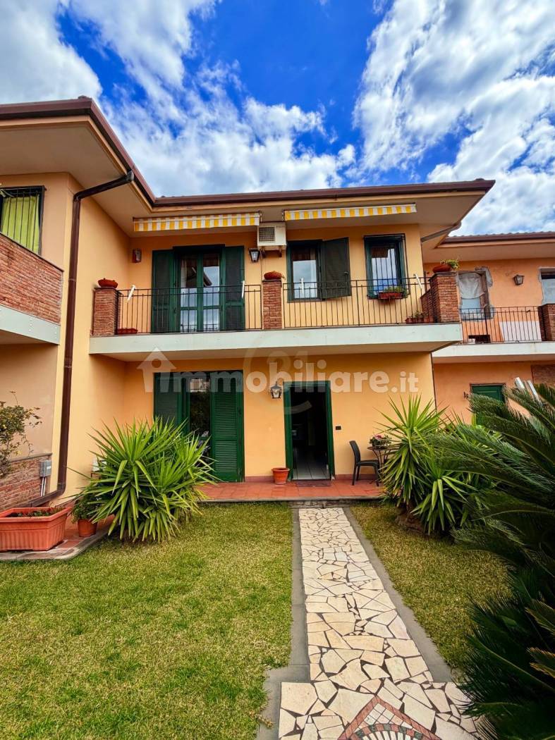 Villetta a schiera in vendita a Mascalucia