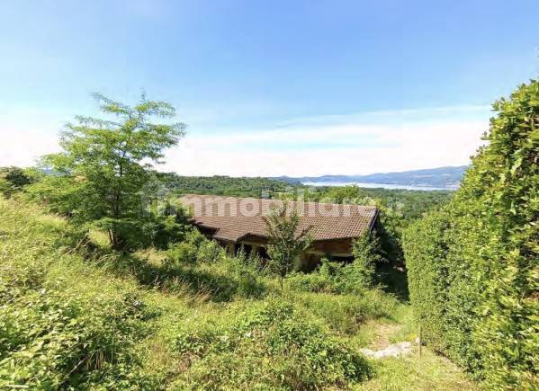 Villa in vendita a Besozzo