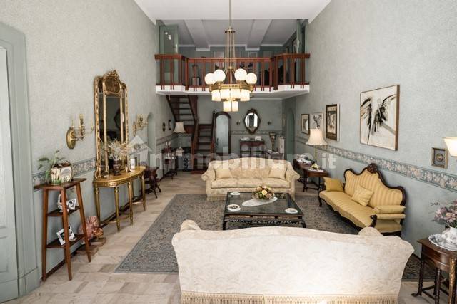 Salone