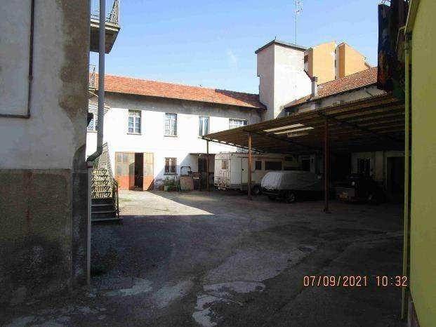 Palazzo - Stabile in vendita a Mortara