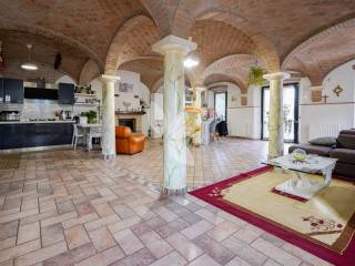 Salone