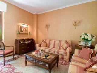 Trilocale via Valle Antigorio 9, Bisceglie, Milano