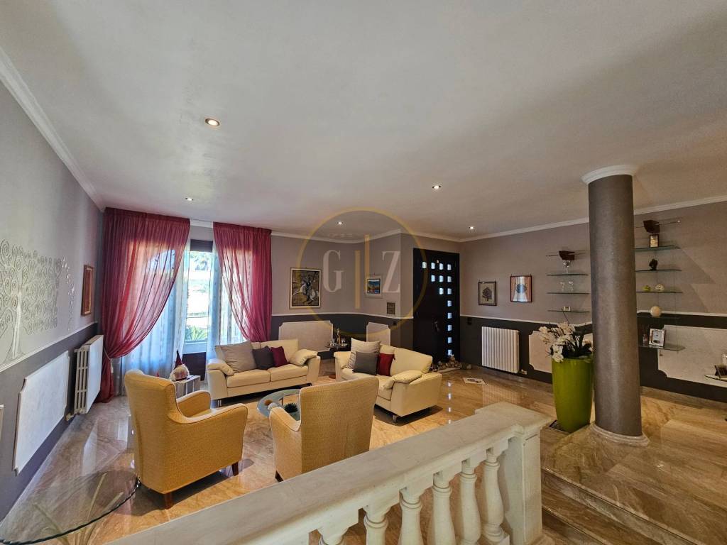 Salone