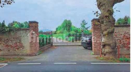 Palazzo - Stabile in vendita a Cuneo