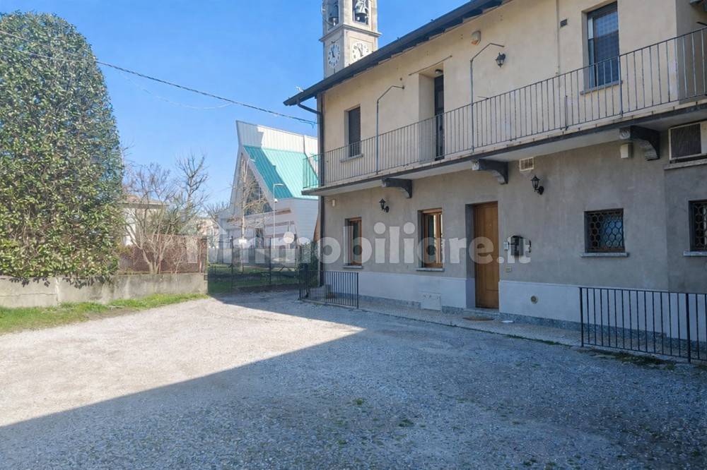 Vente Appartement Bulgarograsso. Appartement 3 chambres en via Cesare ...