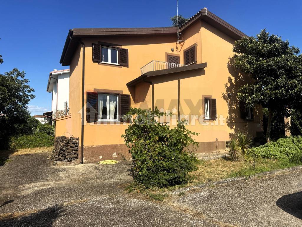 Vendita Villa unifamiliare in via Romana 190/A Mazzano Romano. Ottimo ...