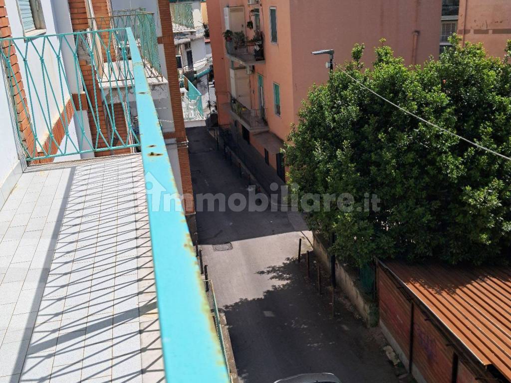 Vente Appartement Pouzzoles. Appartement 4 chambres, Bon état, deuxième ...