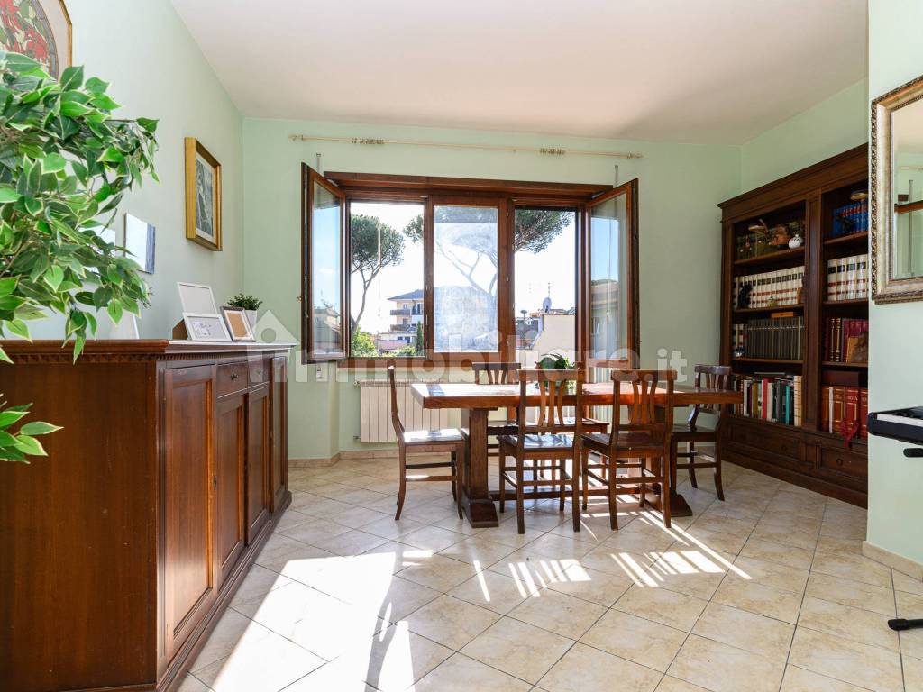 Roman Labaro Sale Apartment Rome. 4-room flat in via del Labaro. Good condition ...