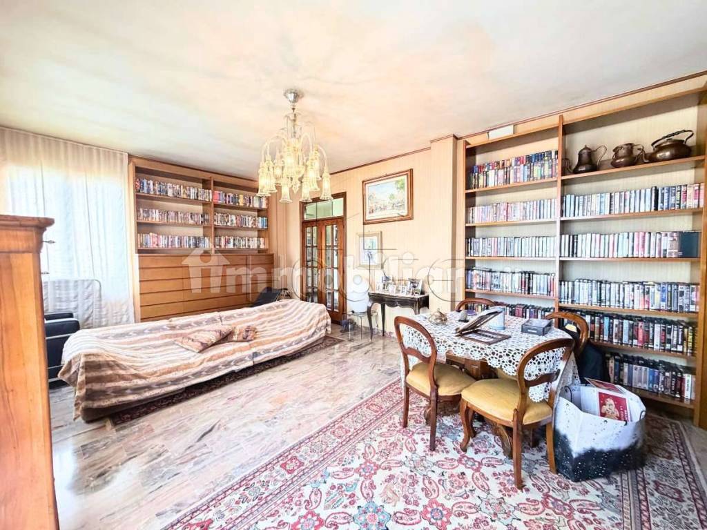 Salone