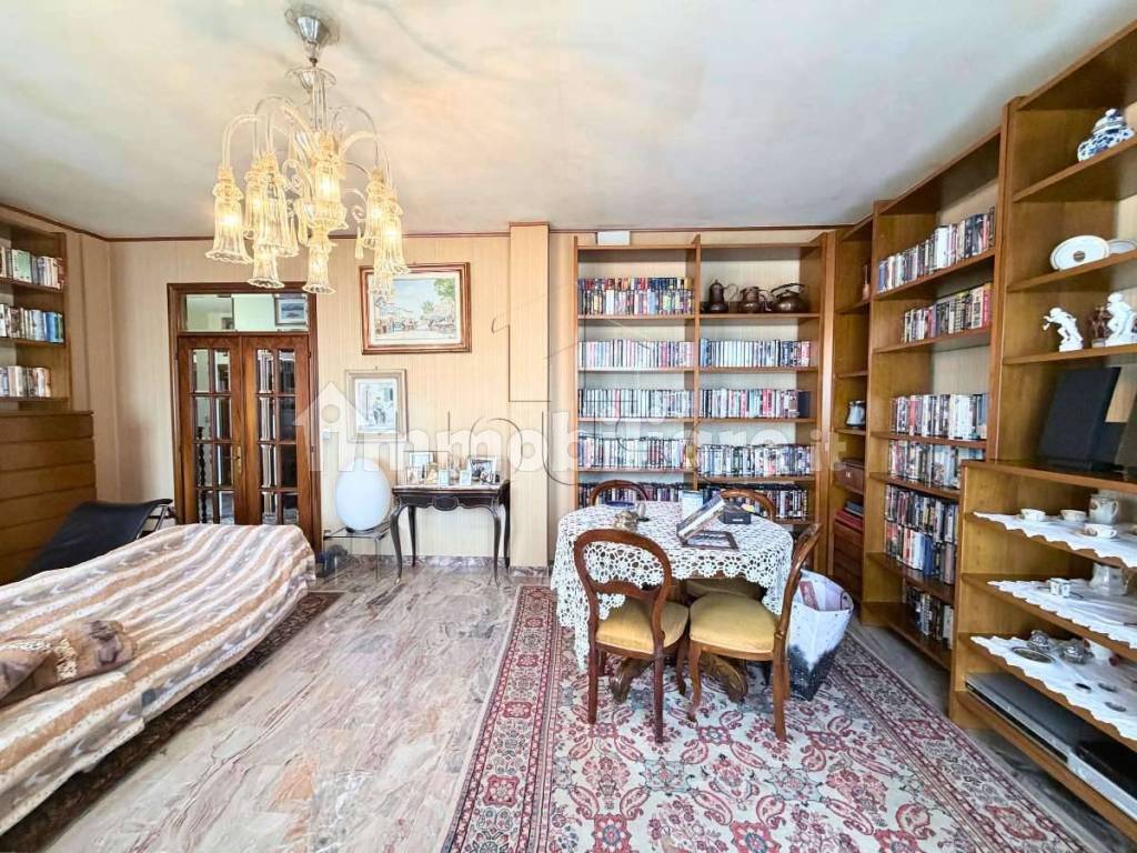 Salone