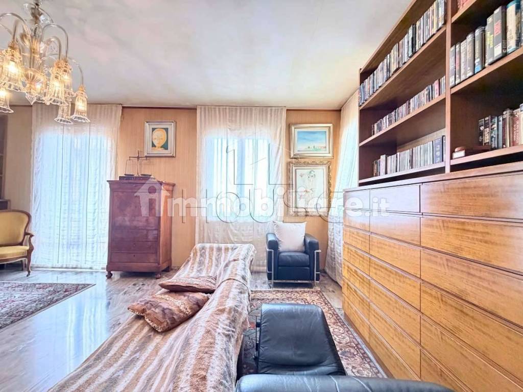 Salone