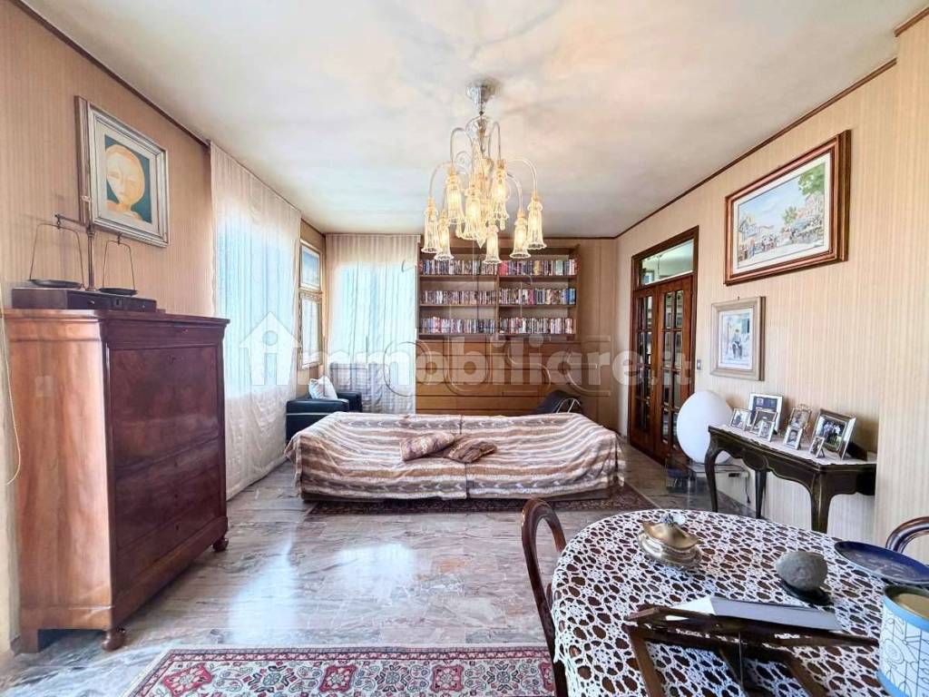 Salone