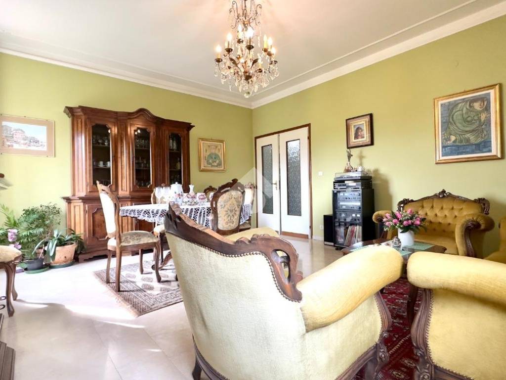 Salone