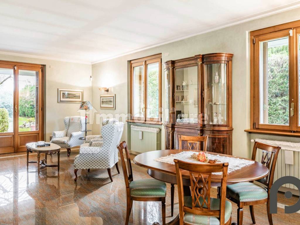 Salone