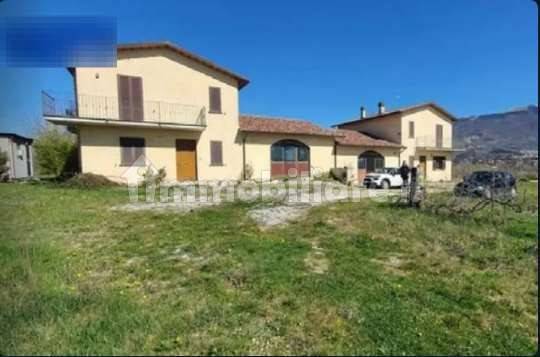 Villa in vendita a Gualdo Tadino