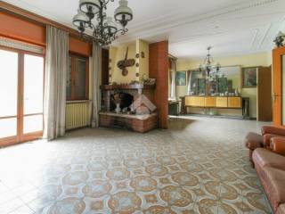 Salone