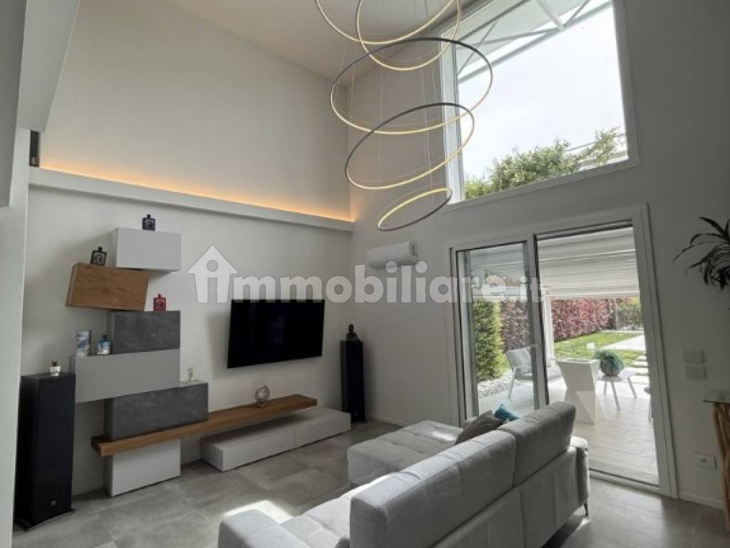 Salone