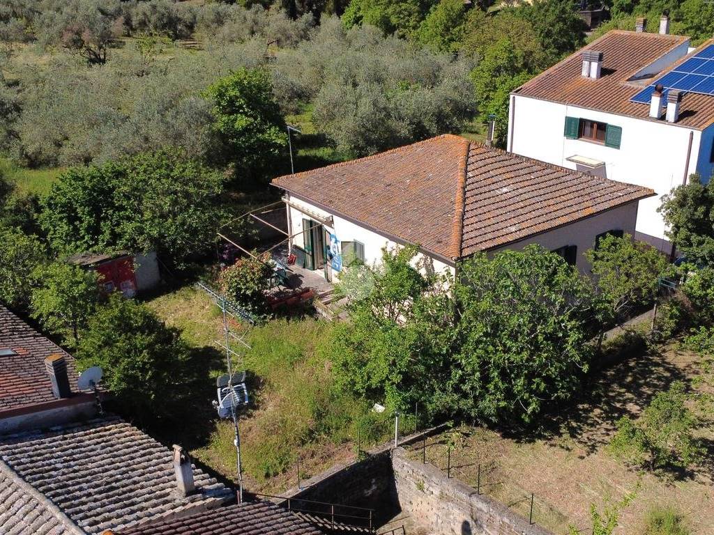 Townhouse with Garden in Faleria