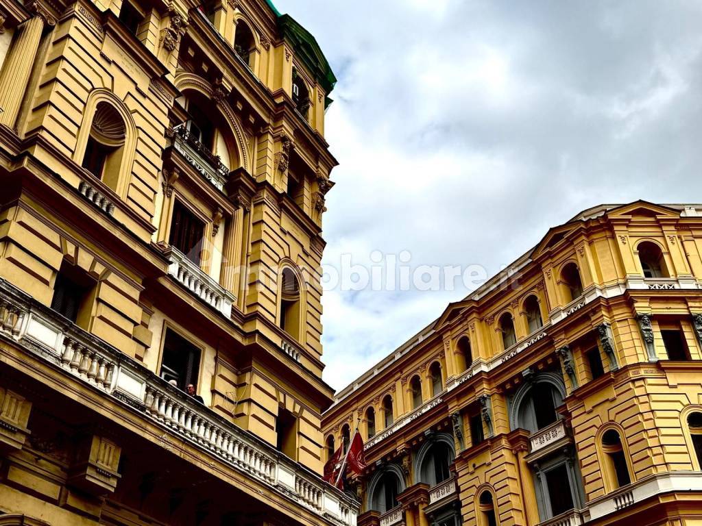 Vendita Appartamento Napoli. Quadrilocale in piazza Nicola Amore 6. Da ...