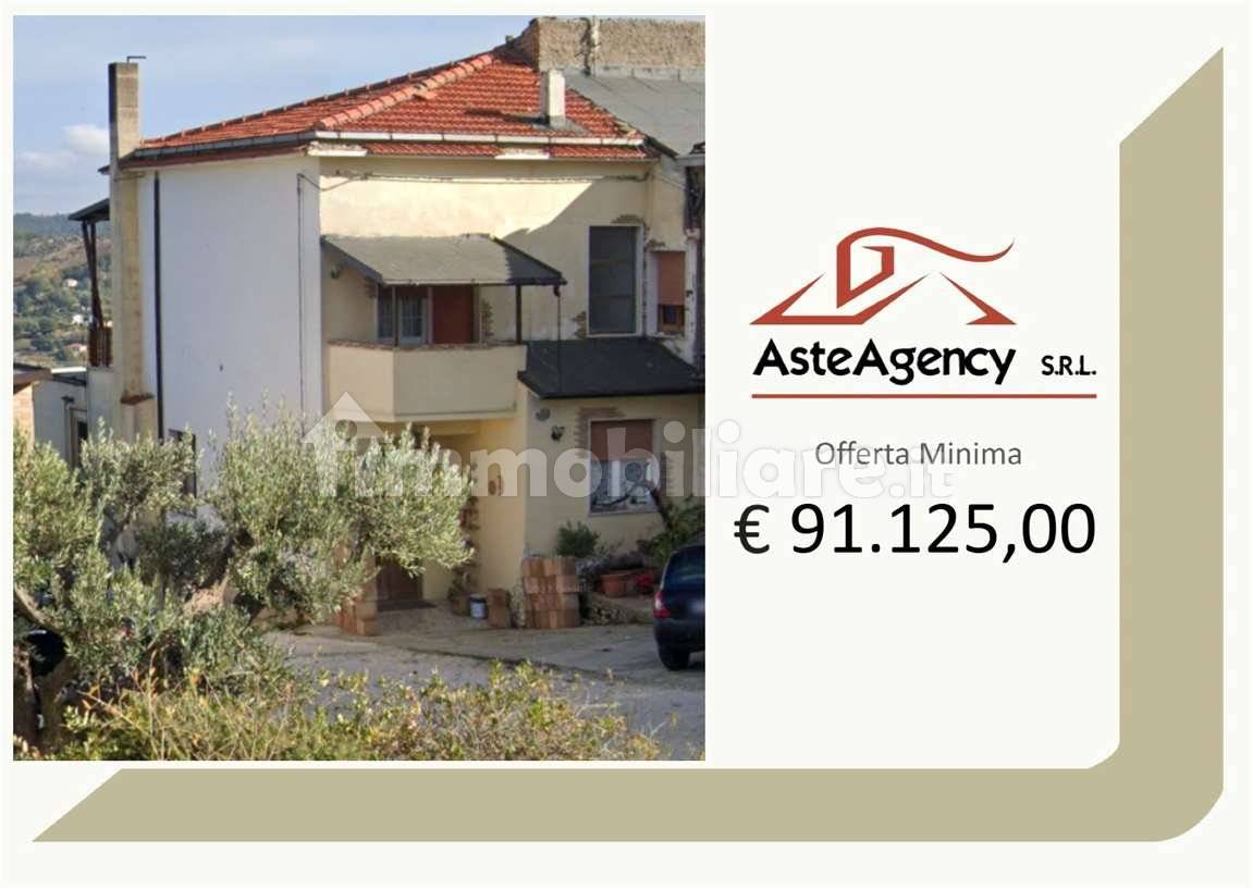 Casa indipendente in vendita a Fara Filiorum Petri