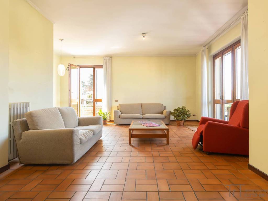 Vendita Villa bifamiliare in via Alfredo Piatti Mozzo. Buono stato ...