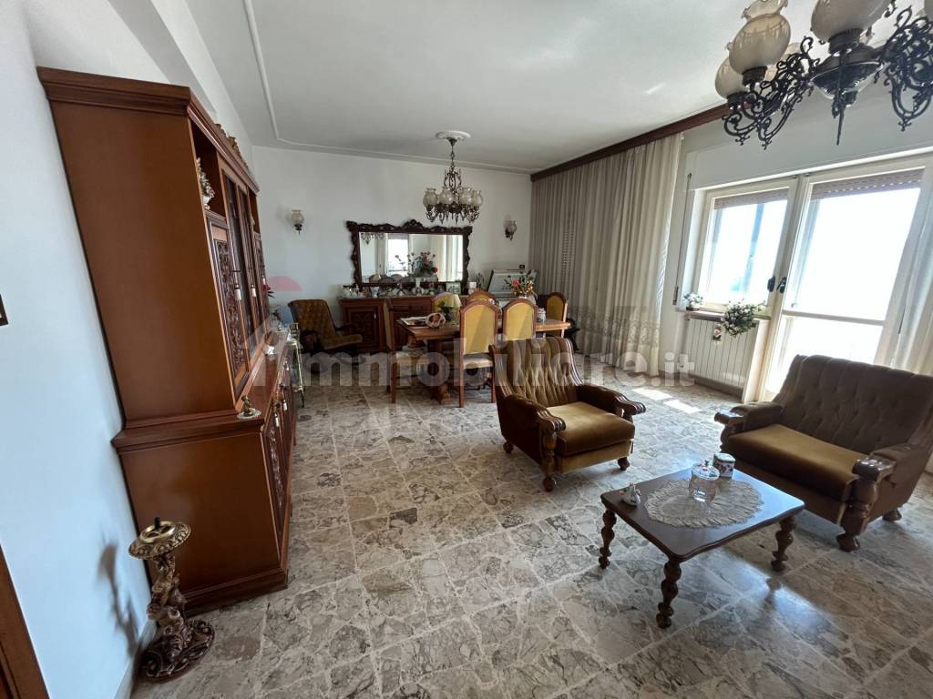 Salone
