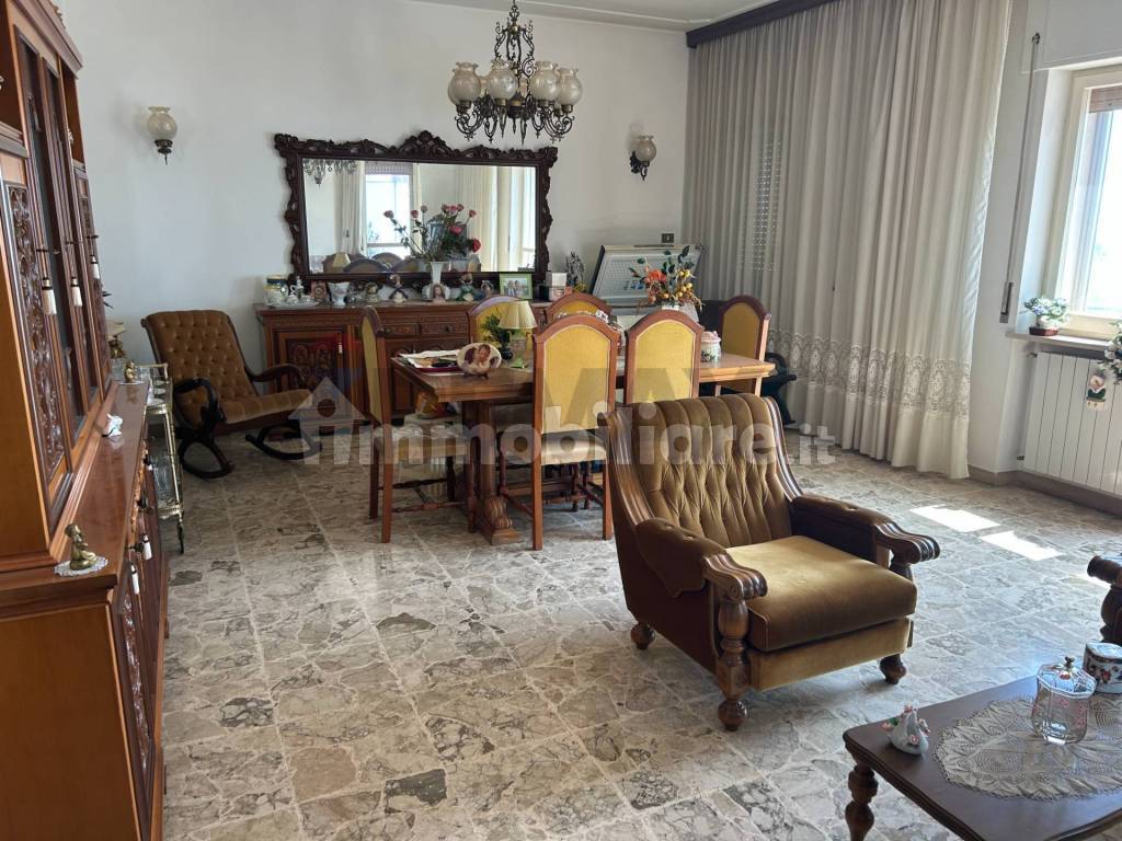 Salone