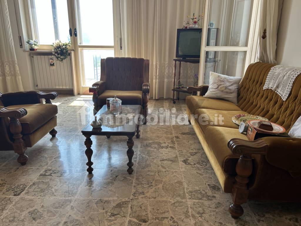 Salone