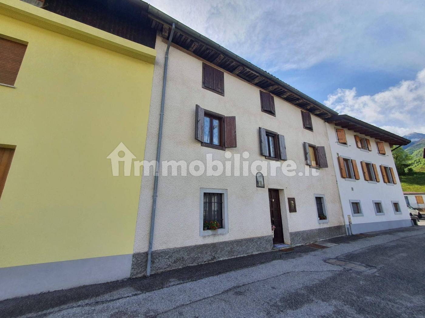 Villa in vendita a Preone