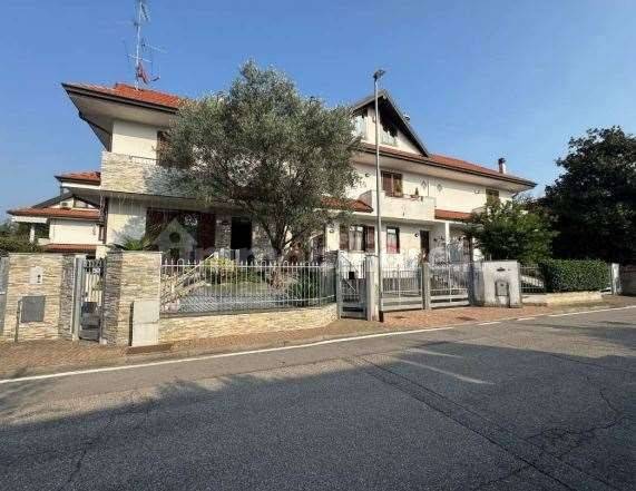 Villetta a schiera in vendita a Marnate