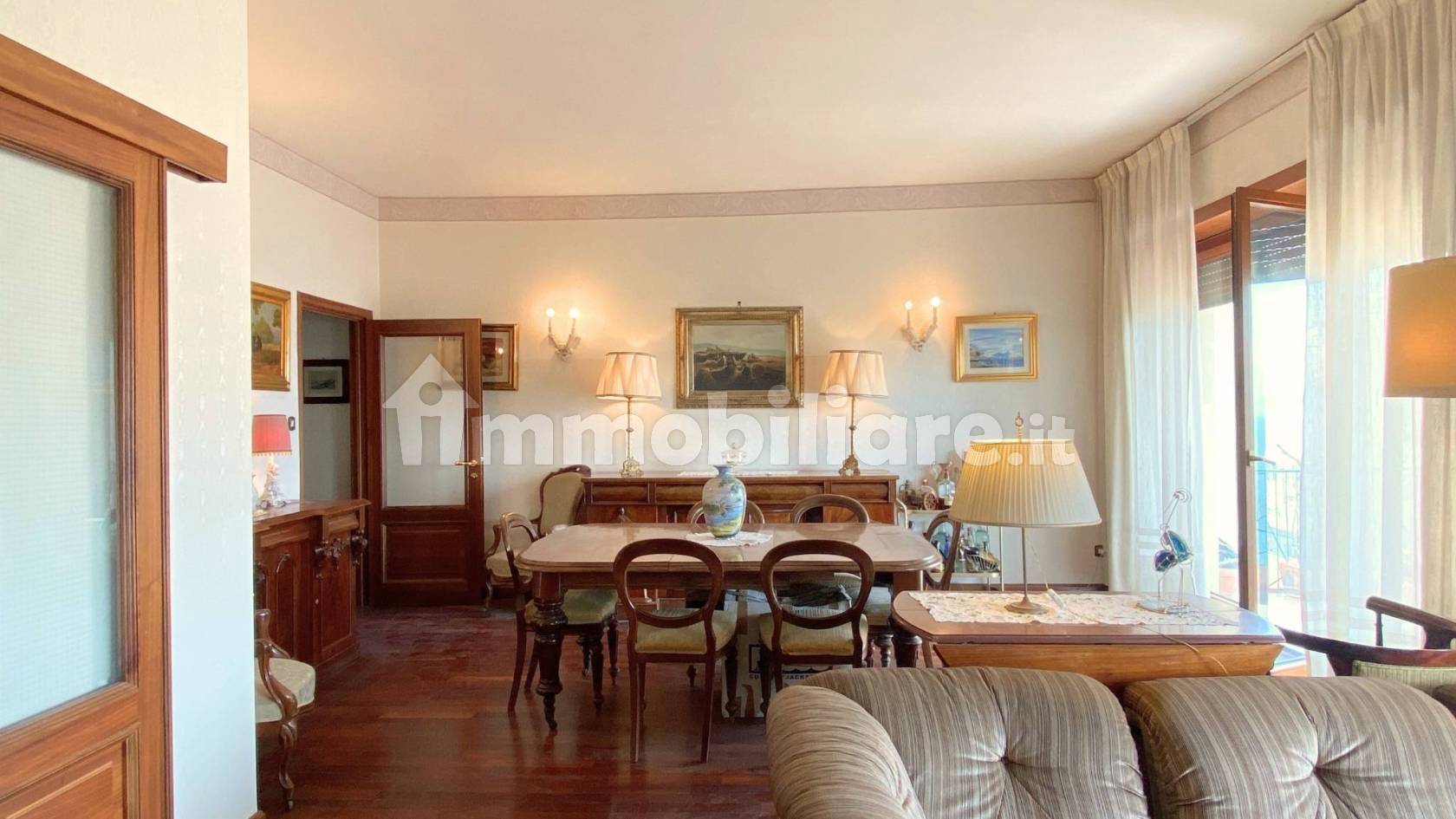 Appartamento in vendita a Napoli