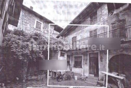 Casa indipendente in vendita a Capo di Ponte