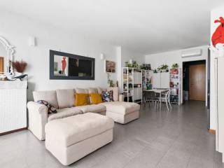 Bilocale nuovo, quarto piano, Navigli - Darsena, Milano