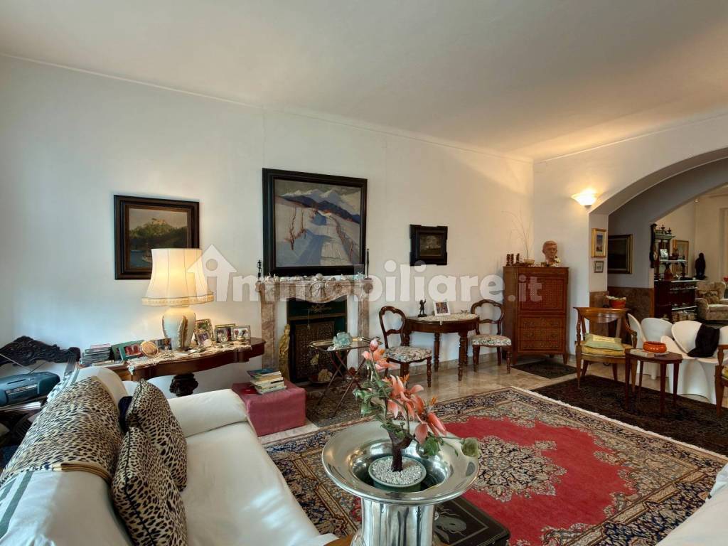 Salone
