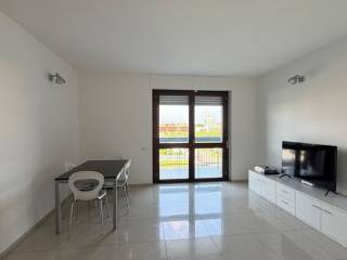 Trilocale via Luigi Mengoni 7, Bisceglie, Milano