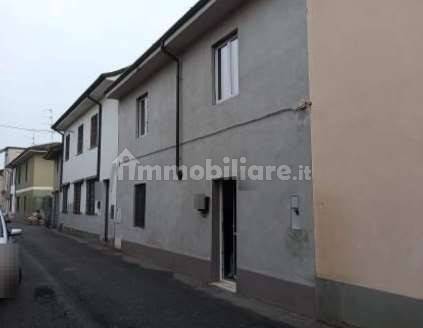 Casa indipendente in vendita a Corno Giovine