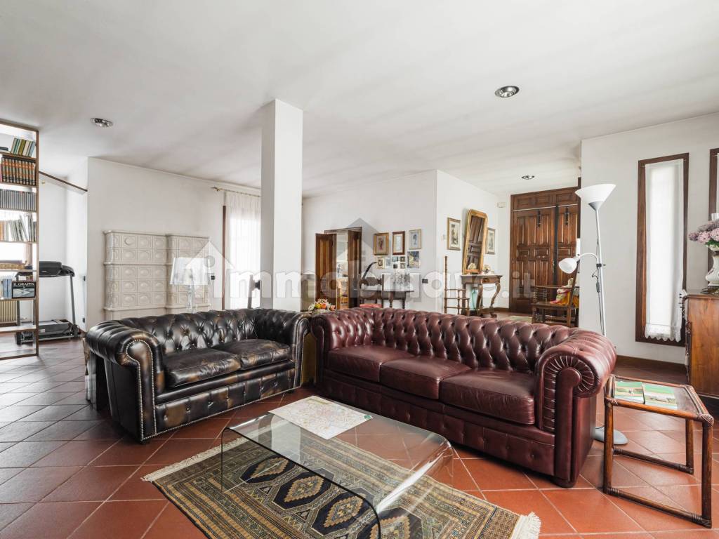Salone