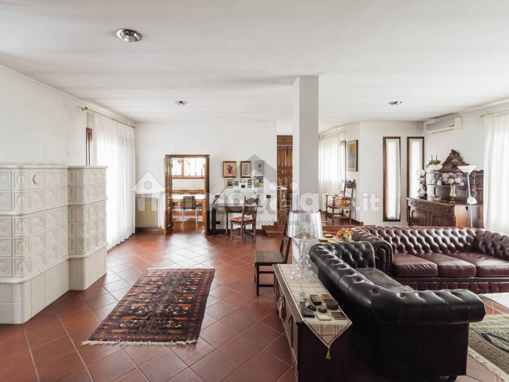 Salone