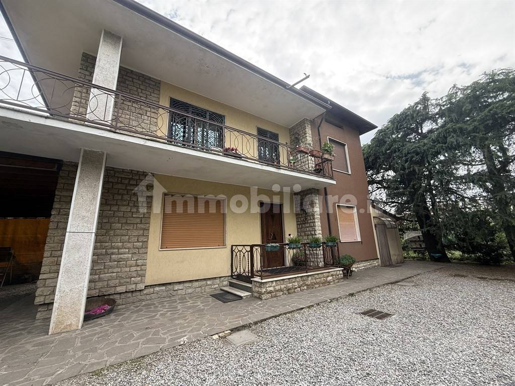 Villa in vendita a Palazzolo sull'Oglio