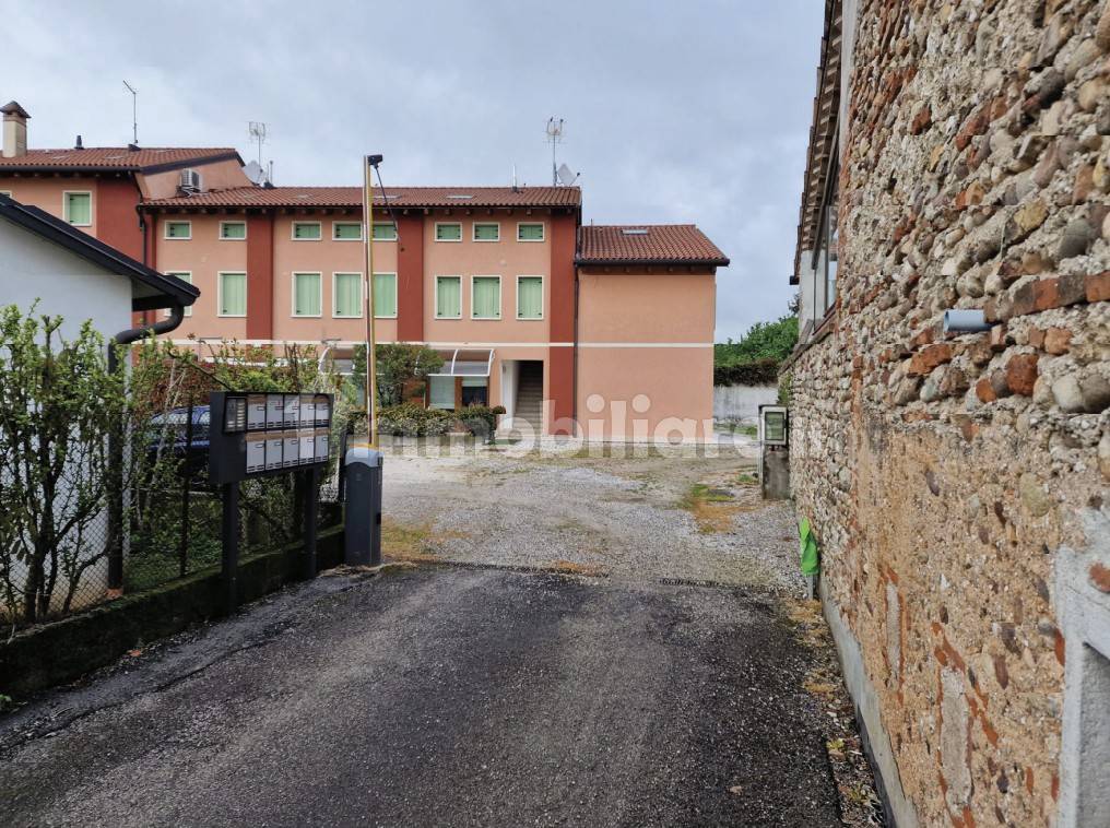 Palazzo - Stabile in vendita a Volpago del Montello