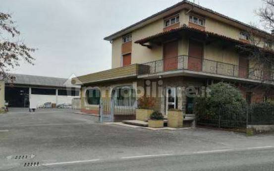 Palazzo - Stabile in vendita a Palazzolo sull'Oglio