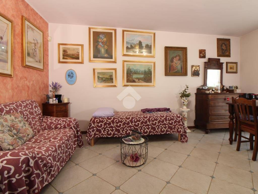 Salone