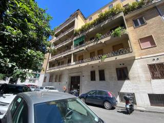 Bilocale via Vespri Siciliani 25, Giambellino, Milano