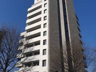 Bilocale viale Achille Papa 28, Portello - Parco Vittoria, Milano