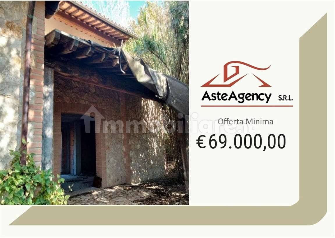 Palazzo - Stabile in vendita a Giove