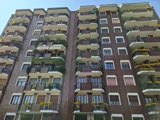 Quadrilocale via dei Guarneri 12, Vigentino - Fatima, Milano