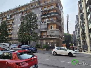Trilocale via Giuseppe Avezzana 14, Corvetto, Milano