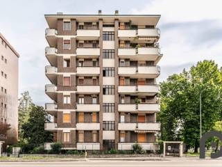 Quadrilocale via Berna 21, Primaticcio, Milano