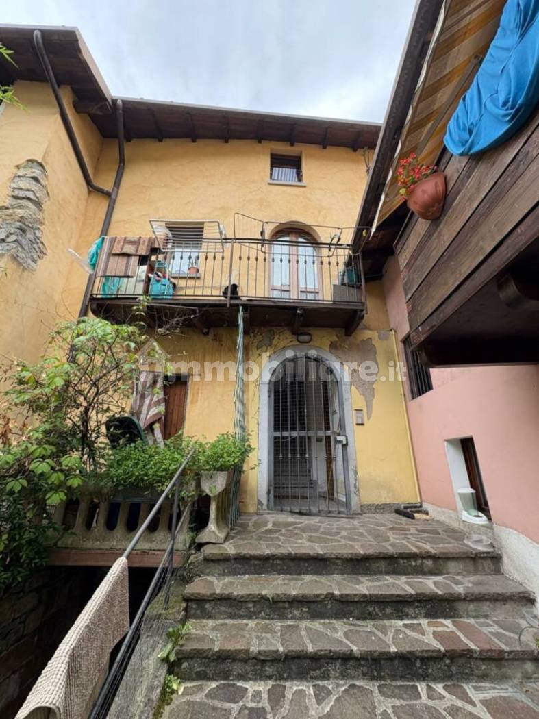 Casa indipendente in vendita a Endine Gaiano