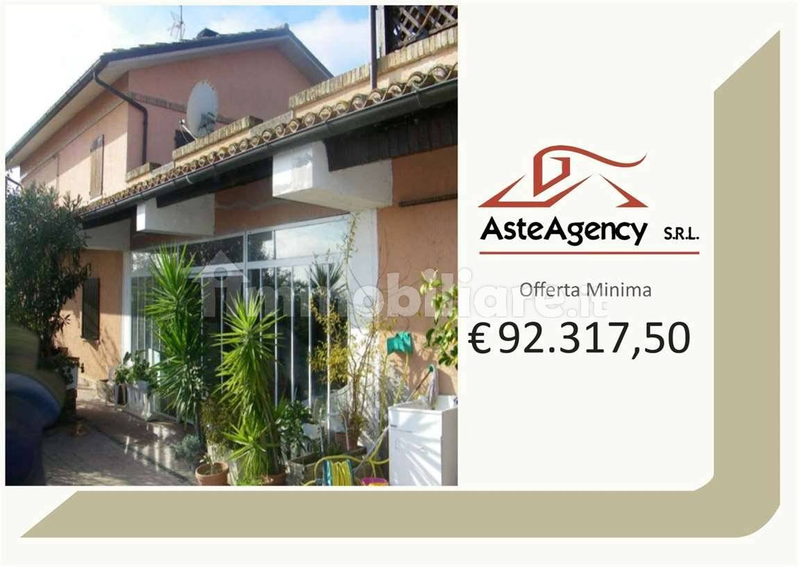 Appartamento in vendita a Terre Roveresche